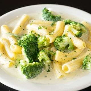 Ziti w/ Broccoli & Alfredo Sauce